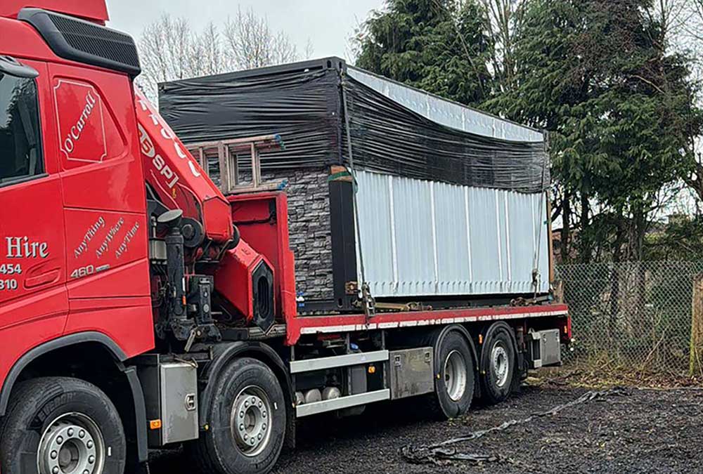 modular-home-been-delivered-on-truck-in-ireland